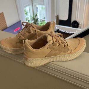 Baby pink Sorel sneaker - women’s size 8 - worn one time